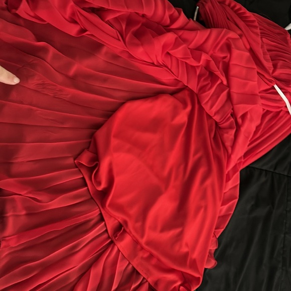 Xscape Halter Dress - Picture 5 of 11